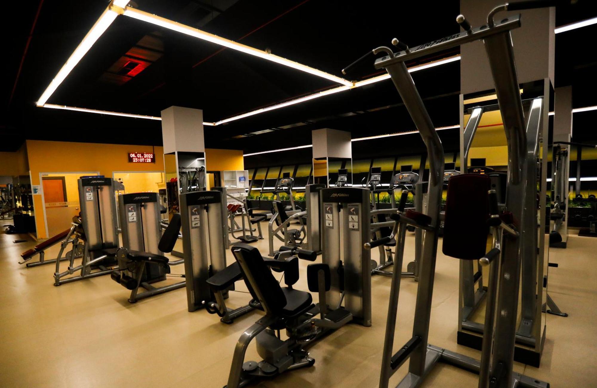 מלון קייסרי Fier Life Center מראה חיצוני תמונה